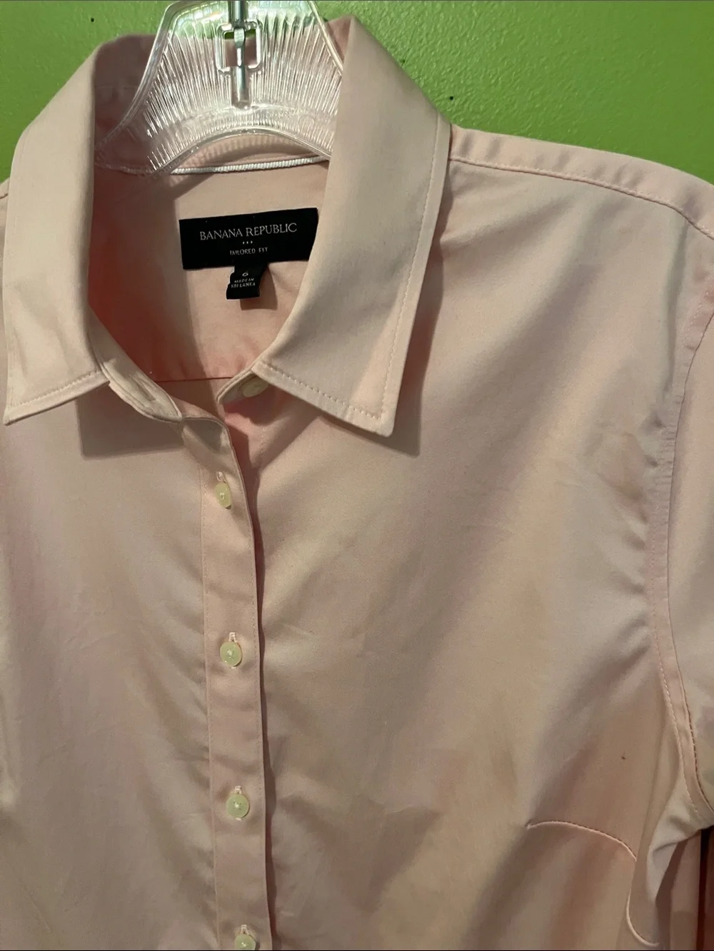Like new Banana Republic Polished Cotton Fitted Shirt
